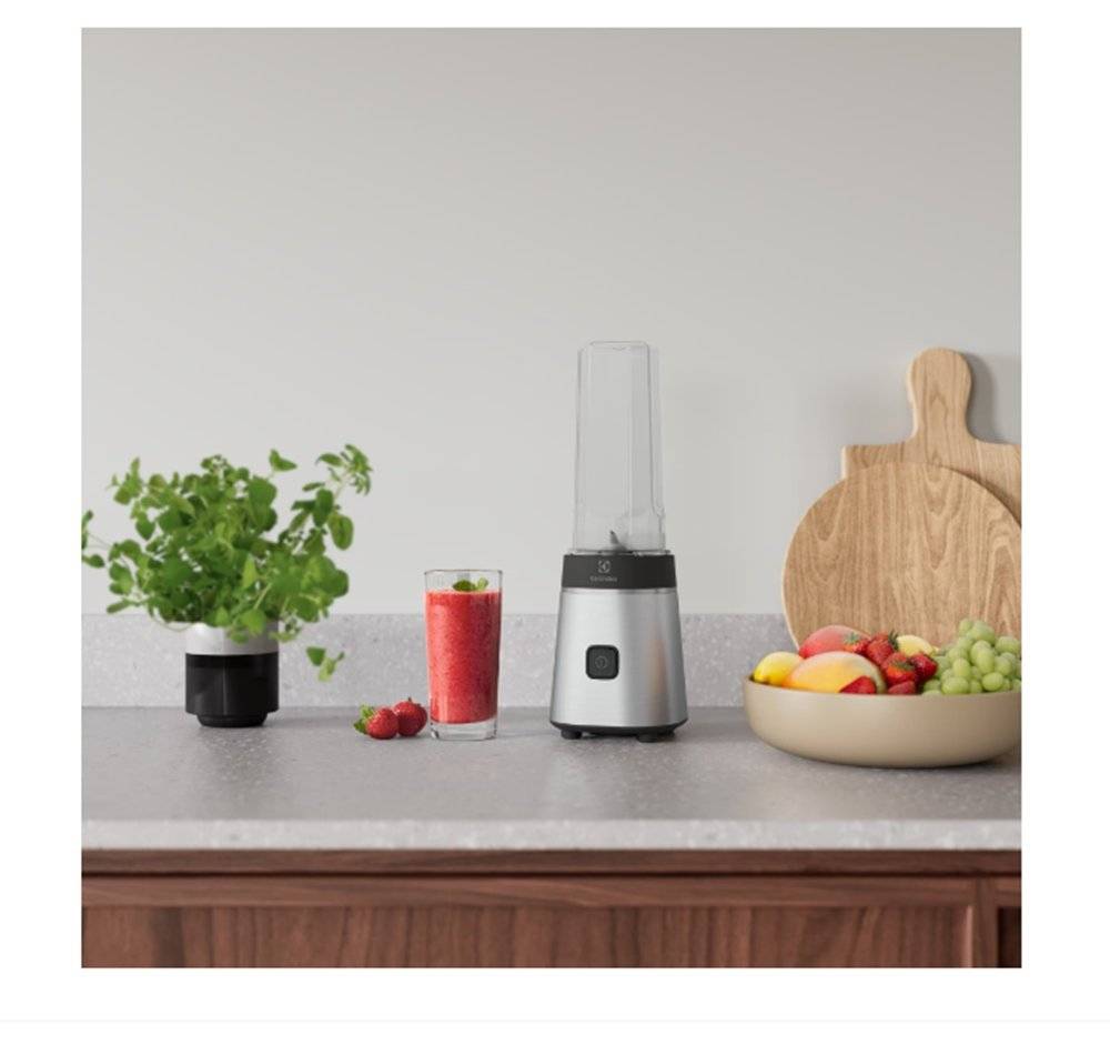 Blender sport Electrolux E3SB1-4ST, 300 W, 0.6 l x 2 recipiente cu capac , inox (Produs nou fara urme de utilizare, ambalaj in stare buna)