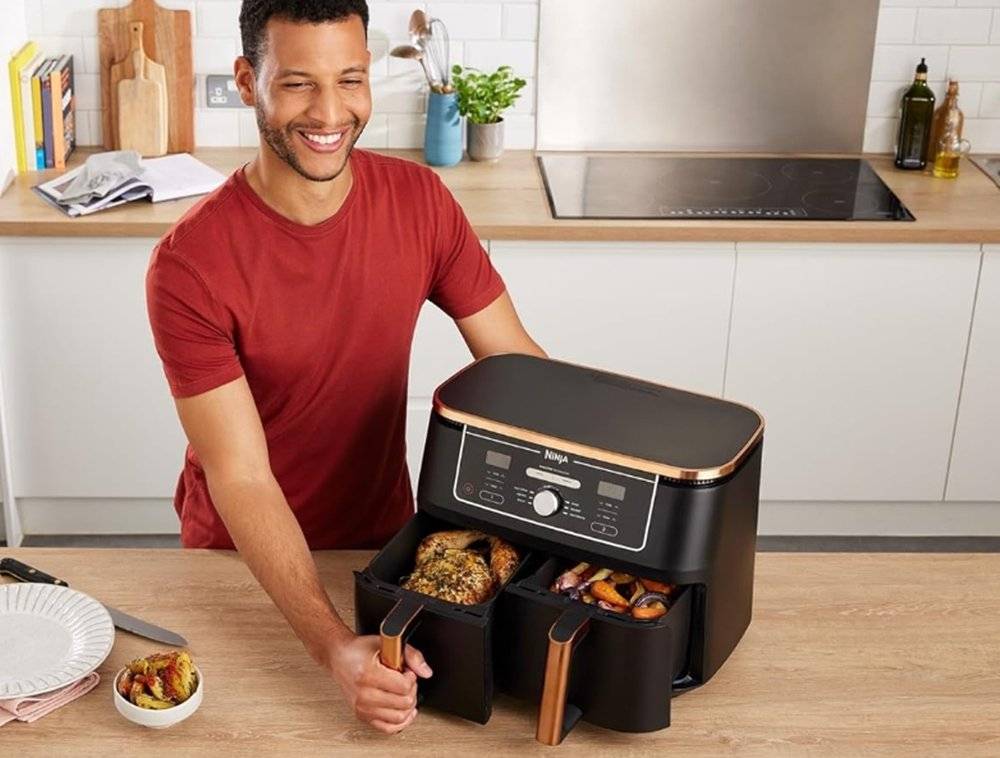 Friteuza cu aer cald Ninja Foodi MAX AF400EUCP, 9.5L, 2470W, CupruNegru (Produs resigilat, în stare bună, cu urme de utilizare)