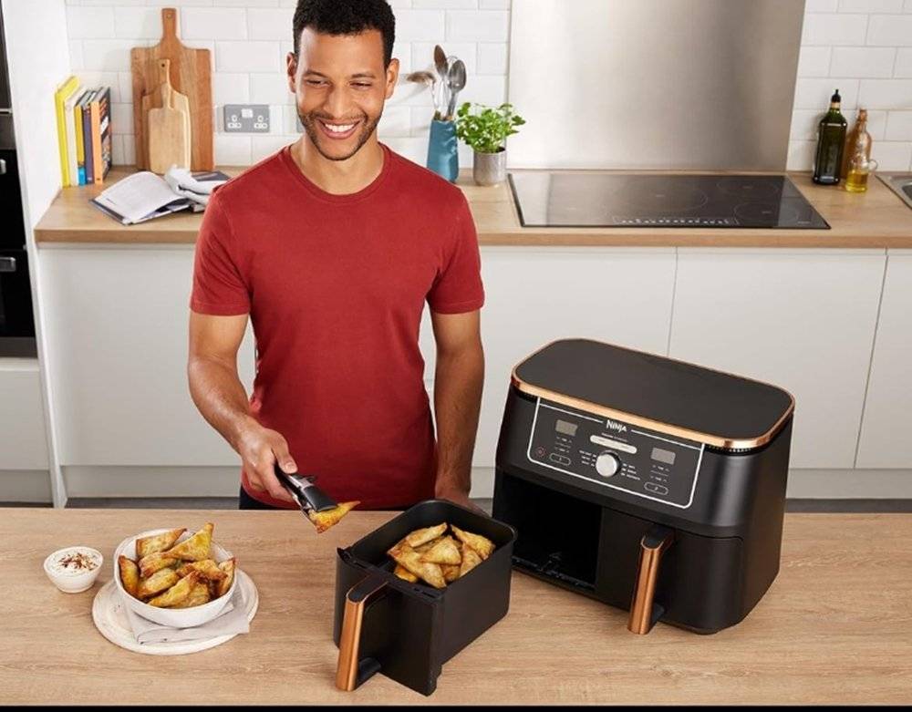 Friteuza cu aer cald Ninja Foodi MAX AF400EUCP, 9.5L, 2470W, CupruNegru (Produs resigilat, în stare bună, cu urme de utilizare)