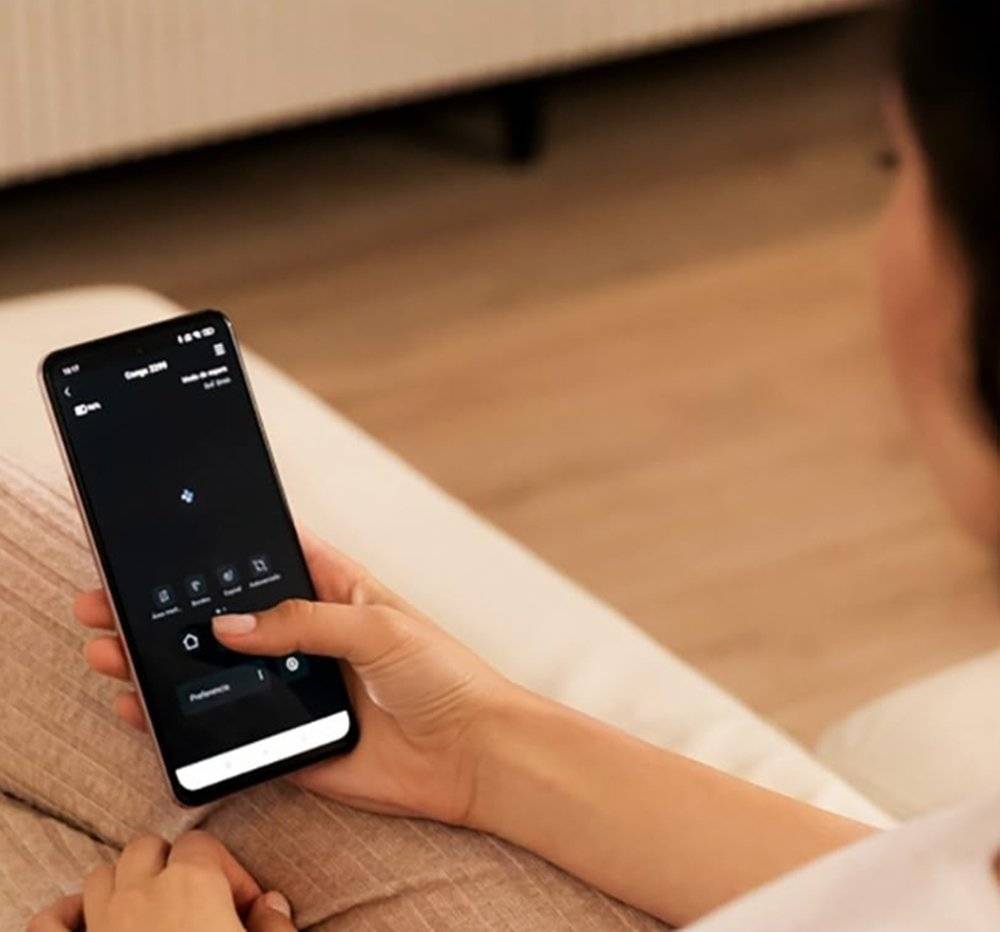 Robot de aspirare Cecotec Conga M10 X-Treme 2000Pa Navigatie giroscopica Autonomie 120 min (Produs resigilat cu usoare urme de utilizare, in stare foarte buna)