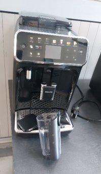 Espressor automat Philips Seria 5400 LatteGo EP5441, 1500W, 15 bari, 12 bauturi, rasnita ceramica, display color, negru (Produs resigilat cu urme de utilizare)